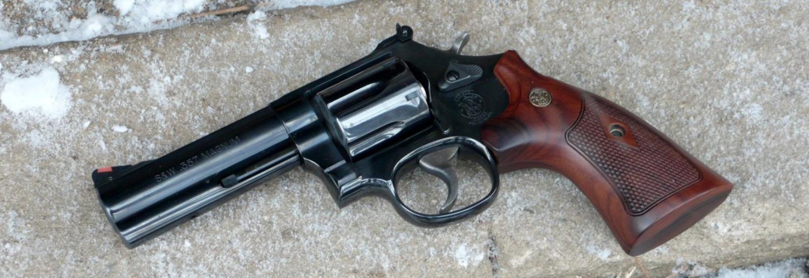 Smith & Wesson Model 586 | Split Shooting Club